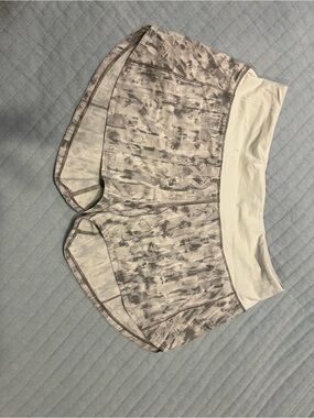 lululemon athletica Cream Waistband Neutral Print Running Shorts